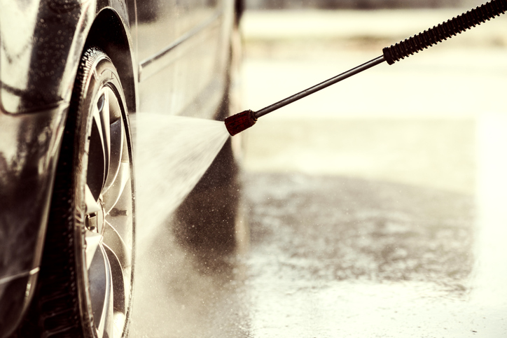 Auto mit Hausmitteln reinigen & waschen