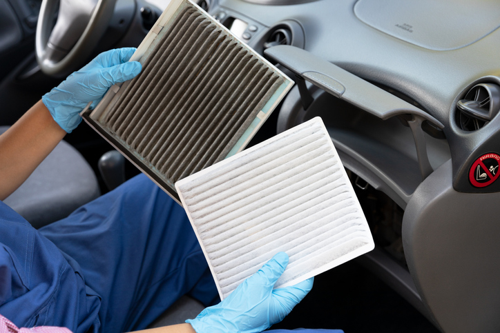 Caramba - Viele kennen es: Die Klimaanlage im Auto stinkt 🙄 Das muss kein  Dauerzustand bleiben. Mit dem Klimaanlagen Desinfektion Spray vertreibt ihr  alle unangenehmen Gerüche und auch Bakterien und Pilze. Besonders