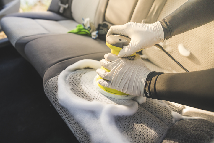 Autositze sauber machen: die besten Hausmittel